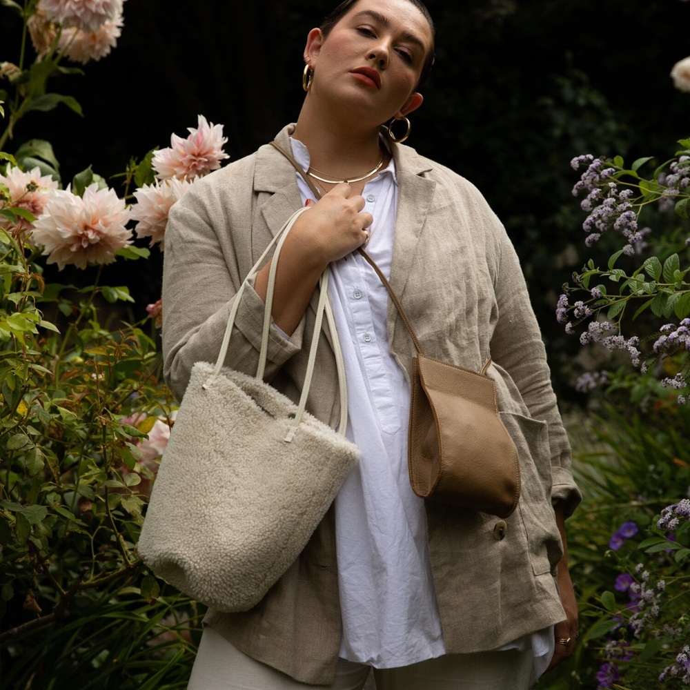 Hannah Emile Sherpa Pail in Ivory. One Size.